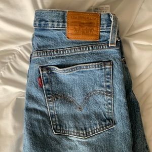 Levi’s Wedgie Jeans- size 28